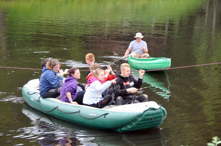 Doručkovat po vodícím laně k výpusti také nebylo snadné