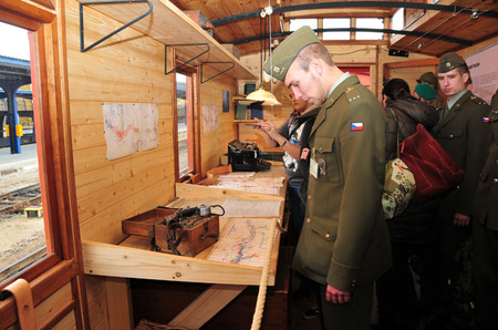 Studenti Univerzity obrany se prostřednictvím Legiovlaku seznamují s vojenskou historií
