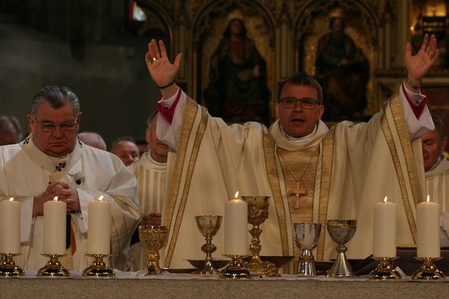 Biskupské svěcení přijal Mons. Tomáš Holub z rukou J. Em. Mons. Dominika kardinála Duky