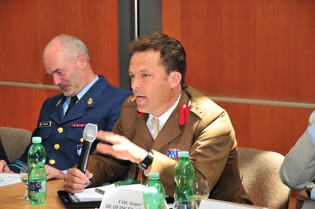 Plukovník Jasper de Quincy Adams odpovídá na dotaz k brexitu