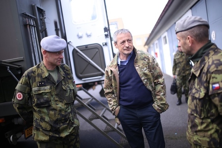 Klatovy mají perspektivu, uvedl ministr obrany při návštěvě útvaru