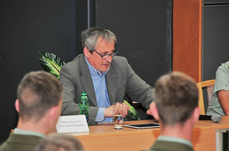 Studenti Univerzity obrany diskutovali s ministrem obrany Martinem Stropnickým