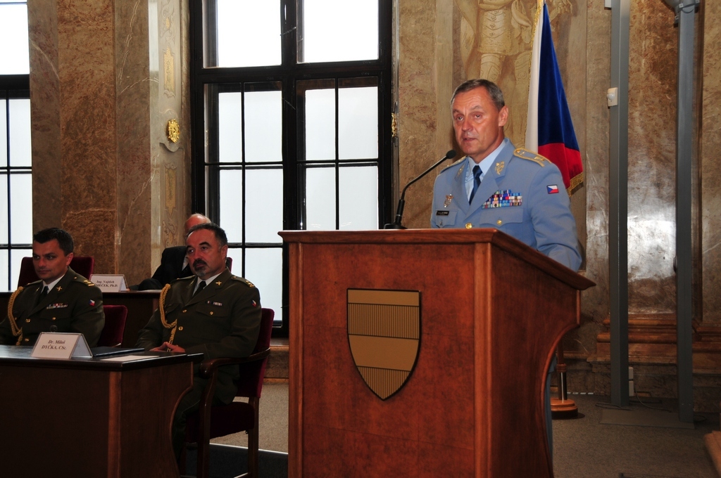 Generálmajor Jiří Verner během závěrečného vystoupení 