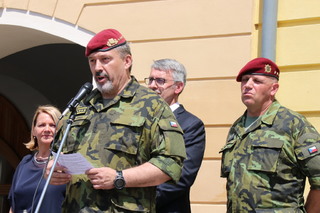 Náčelník GŠ AČR armádní generál Aleš Opata při svém projevu v Žatci