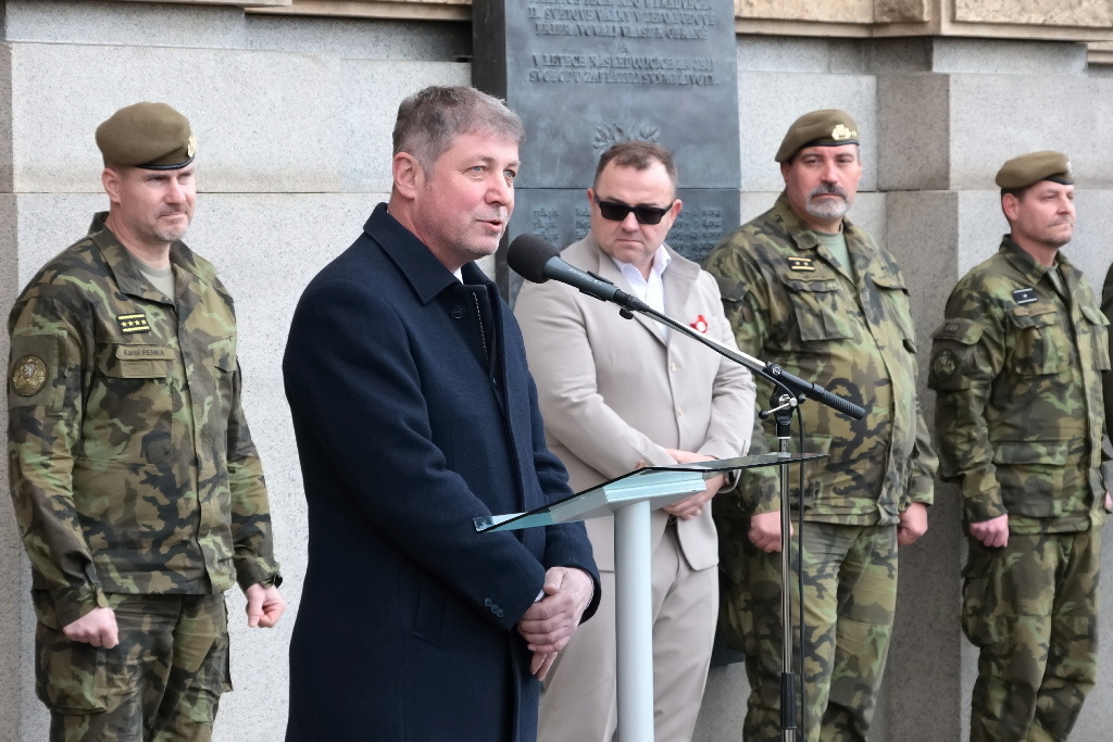 „Historie a současnost vojenského opravárenství“