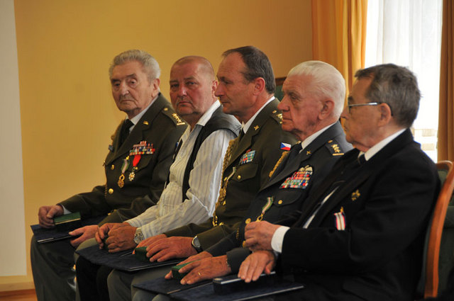 Ze slavnostního předání resortních vyznamenání na Ministerstvu obrany ČR (2)