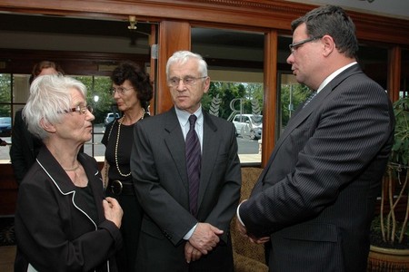 Alexandr Vondra se Zdenou Mašínovou a Josefem Mašínem