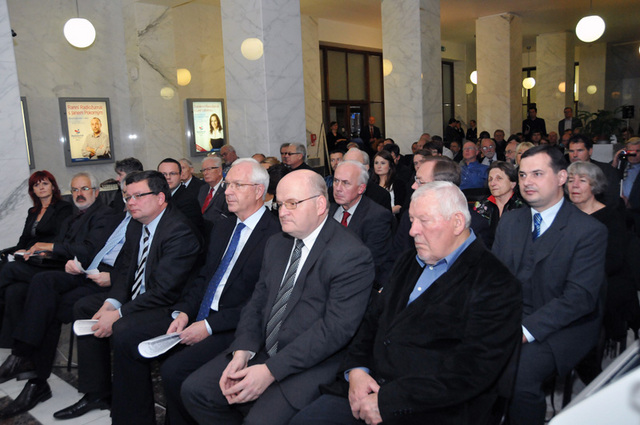 Ze zahájení mezinárodní konference v budově Českého rozhlasu v Praze na Vinohradech (4)