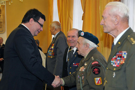 Předvánoční setkání veteránů s ministrem obrany