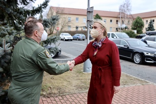Ministryně obrany navštívila leteckou základnu Čáslav 