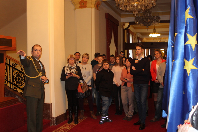  Plukovník Stehlík, ředitel odboru pro válečné veterány,  vyprávěl velmi zajímavě a všichni mu pozorně naslouchali