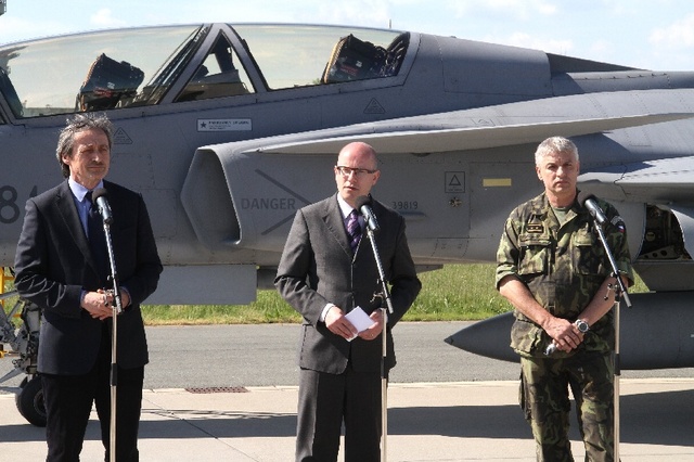 Tisková konference na základně