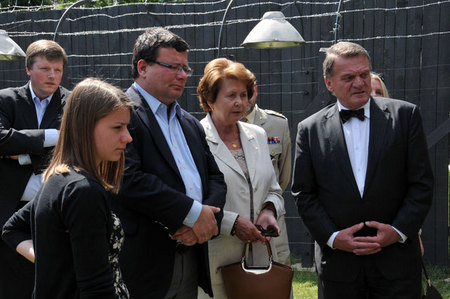 Mezi hosty vernisáže výstavy byli také ministr Alexandr Vondra a primátor hlavního města Prahy Bohuslav Svoboda