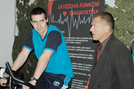 Návštěvníci si testují svoji fyzickou vytrvalost