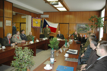 Francouzský velvyslanec přednášel na Univerzitě obrany