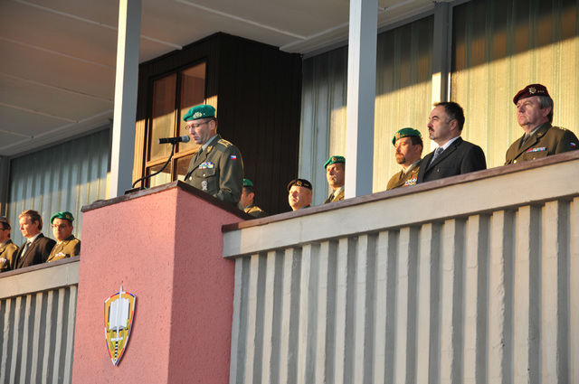 Rektor-velitel Univerzity obrany brigádní generál Bohuslav Přikryl pronesl projev.