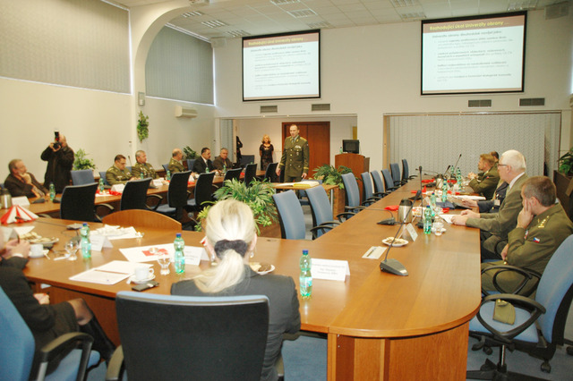  Zasedání mimořádného kolegia rektora-velitele za účasti ministra obrany