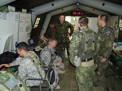 Allied Spirit II: Podařilo se prověřit interoperabilitu a schopnost českého štábu velet samostatným praporům 