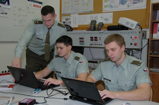 Výuka na Katedře bojových a speciálních vozidel