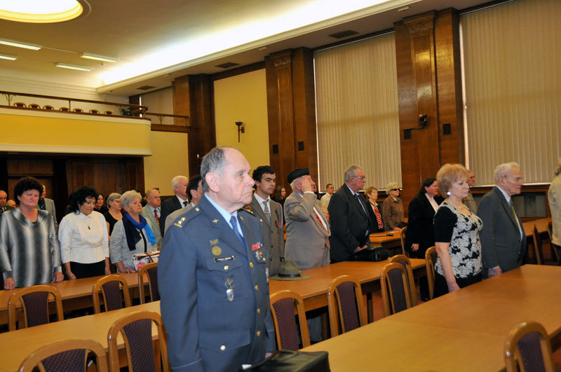 Účastníci slavnostního setkání v hlavním sále MO ČR