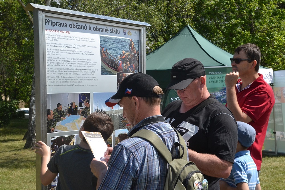 Součástí akce byla i vědomostní soutěž pro děti i dospělé z branně bezpečnostní tematiky POKOS