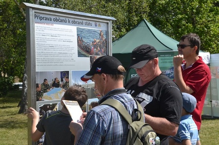Součástí akce byla i vědomostní soutěž pro děti i dospělé z branně bezpečnostní tematiky POKOS