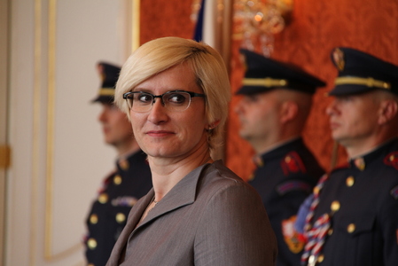 Slavnostnímu aktu jmenování nového náčelníka GŠ AČR byla přítomna i ministryně obrany Karla Šlechtová