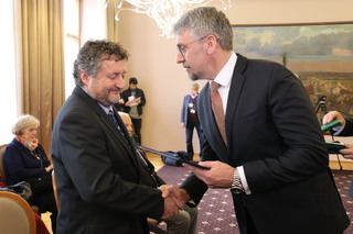 Záslužný kříž ministra obrany ČR III. stupně byl udělen praporčíku v záloze Ivanu Novotnému