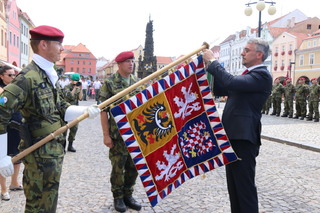 Nejvyšším vyznamenáním „Záslužným křížem MO I. stupně“ a stuhou na bojový prapor ocenil ministr obrany Lubomír Metnar 4. brigádu rychlého nasazení