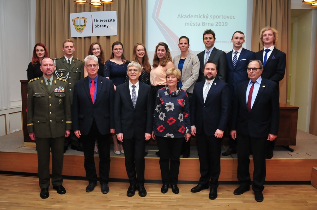  Ocenění sportovci města Brna s představiteli vysokých škol