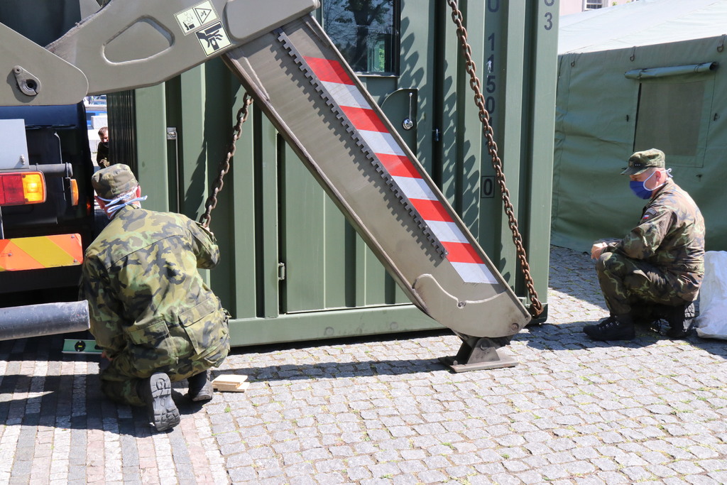 Práce ženistů je o týmové spolupráci