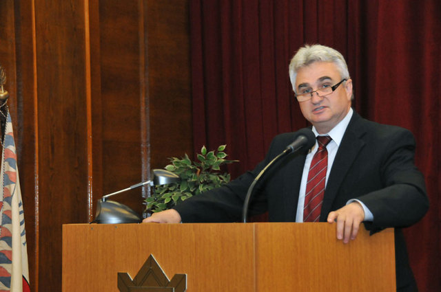 Předseda Senátu Parlamentu ČR Milan Štěch při projevu