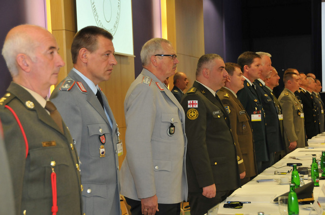 Účastníci pražské konference náčelníků vojenských policií (3)