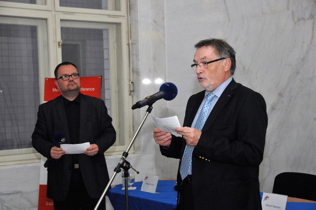 Na půdě Českého rozhlasu přivítal účastníky konference i hosty jeho generální ředitel Petr  Duhan.