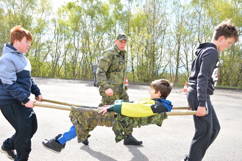 Improvizovaná nosítka  