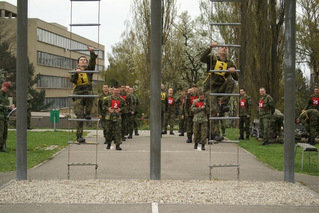 Překážková dráha NATO