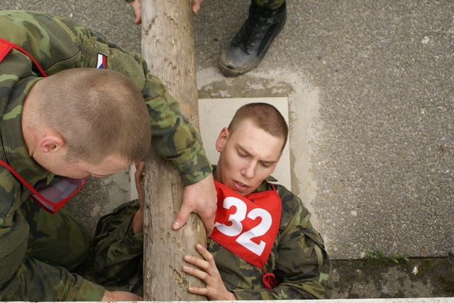 Překážková dráha NATO