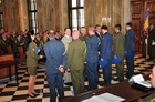 Brigádní generál Bohuslav Přikryl, generálporučík František Malenínský a brigádní generál v.zál. František Mičánek předávají osvědčení 