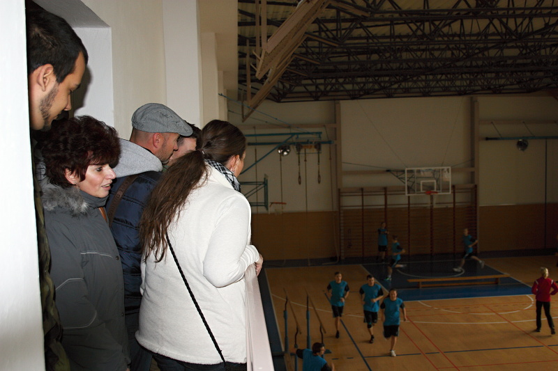 Prohlídka nedávno zrekonstruované tělocvičny
