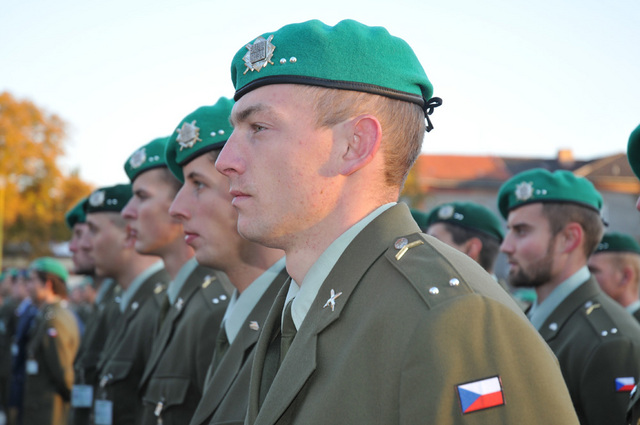 Studenti UO na slavnostním nástupu