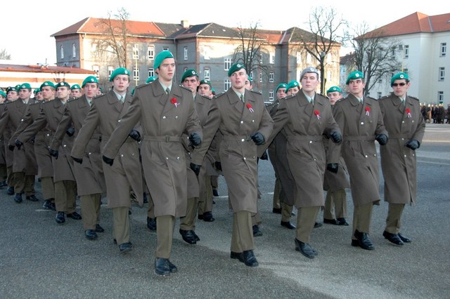 Nástup zakončil slavnostní pochod jednotek 