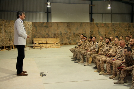 Vojáky v Afghánistánu přijel podpořit ministr obrany