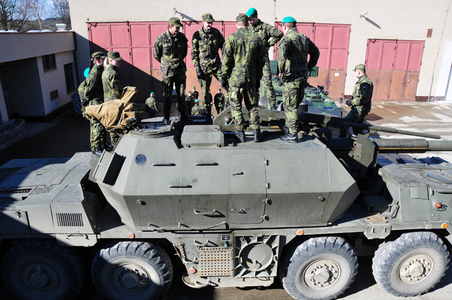 Seznámení s houfnicí Dana