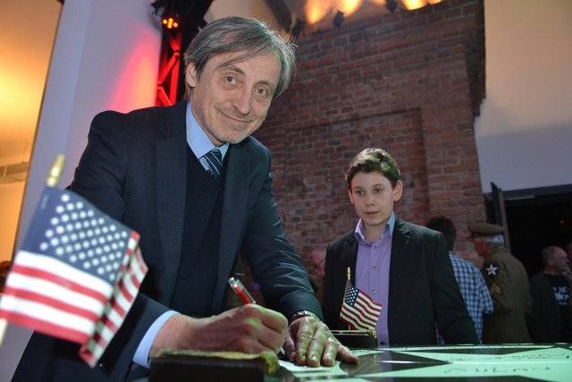 Pane ministře, mohu poprosit o autogram?