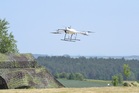 Vojáci zneškodnili dron nesoucí výbušninu