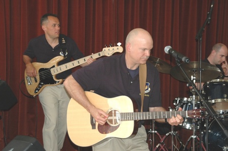 Zlatým hřebem slavnostního setkání bylo vystoupení populárního hudebního souboru amerických vzdušných sil Touch'n Go