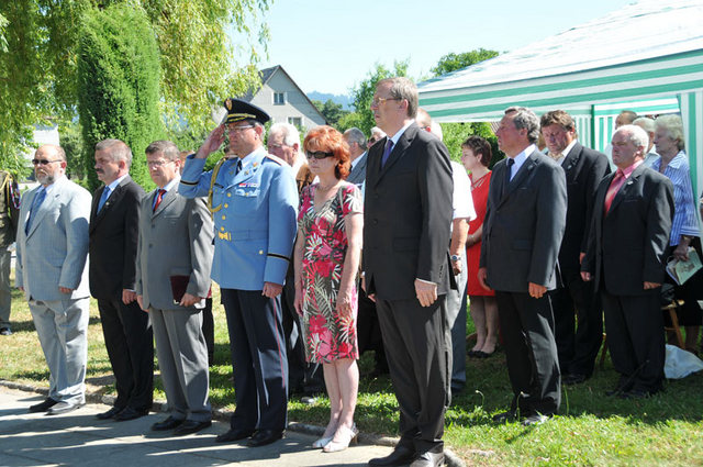 Čestní hosté pietní vzpomínky v Novém Malíně