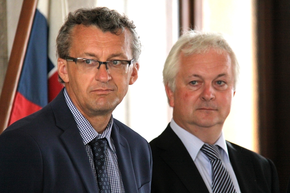 Historici Vojenského historického ústavu Praha Prokop Tomek a Ivo Pejčoch, autoři publikace „Okupace 1968 a její oběti“