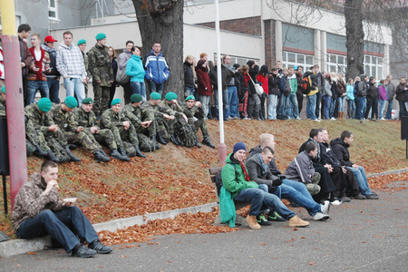 Diváci při ukázkách činnosti COMMANDOS a MUSADO MCS
