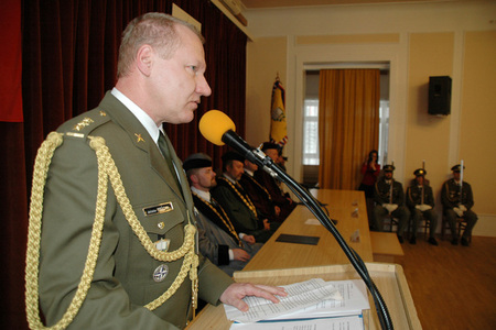 Jménem absolventů promluvil prorektor pro vnější vztahy plukovník Ing. Jaroslav Průcha, Ph.D.
